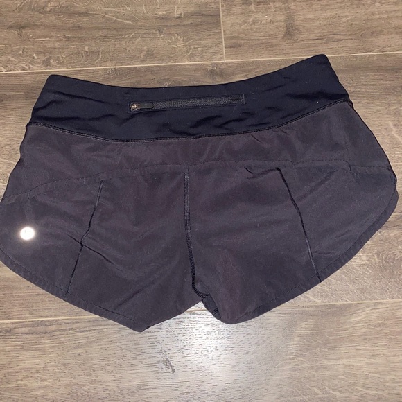 black speed up lululemon shorts - Picture 3 of 3